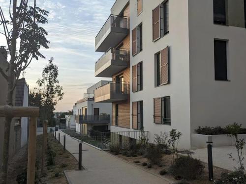 Neuf T2 40m2 tout équipé,parking,Paris 20' Orly 15' Wifi Netflix Métro 14 (Neuf T2 40m2 tout equipe,parking,Paris 20' Orly 15' Wifi Netflix Metro 14) in Cachan Neuf T2 40m2 tout équipé,parking,Paris 20' Orly 15' Wifi Netflix Métro 14 (Neuf T2 40m2 tout equipe,parking,Paris 20' Orly 15' Wifi Netflix Metro 14) in Cachan