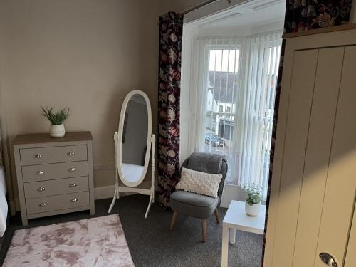 Létesítmények, 3 Bed Flat - Sleeps 6 - Parking - Wifi in Antrim Létesítmények, 3 Bed Flat - Sleeps 6 - Parking - Wifi in Antrim