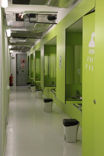 douche, Scout Madrid Hostel in Moratalaz douche, Scout Madrid Hostel in Moratalaz