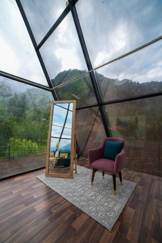 Aayna in Majach Aayna in Majach