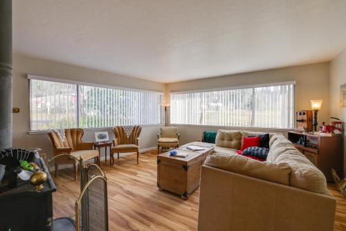 Walk to Downtown Eclectic Murphys Home with Decks! in 墨菲 (CA) Walk to Downtown Eclectic Murphys Home with Decks! in 墨菲 (CA)