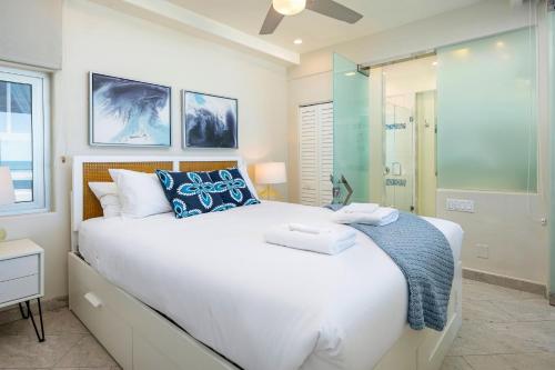 B5282 Liquid Blue 2 Mission Beach