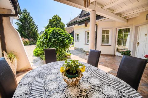 Балкон/тераса, Holiday Home Slavc with 4 Bedrooms in Брежице Балкон/тераса, Holiday Home Slavc with 4 Bedrooms in Брежице