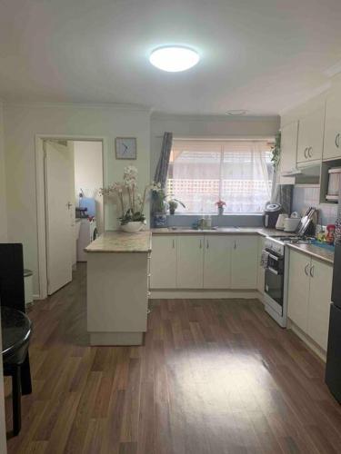 Glenroy Home near airport, city&shop in Fawkner Glenroy Home near airport, city&shop in Fawkner