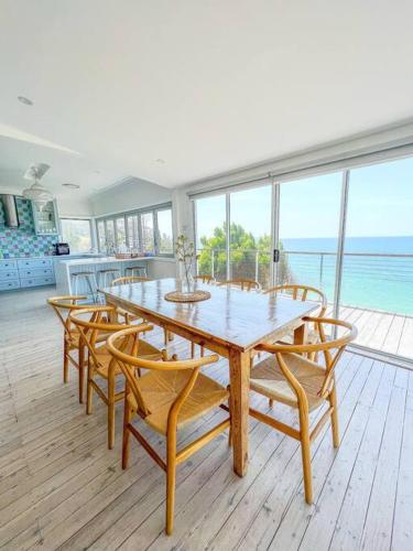 Seabreeze Getaway Oceanfront Family Home in Norah Head in Norah Head Seabreeze Getaway Oceanfront Family Home in Norah Head in Norah Head