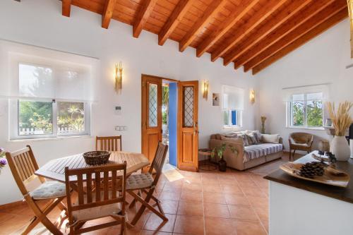 Casa da Eira - Quinta do Mestre in อัลเดยา ตูริสติกา ดาส โอลิเวราส Casa da Eira - Quinta do Mestre in อัลเดยา ตูริสติกา ดาส โอลิเวราส