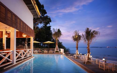 Surrounding environment, One Beach Resort By EHM in Koh Rong Sanloem Surrounding environment, One Beach Resort By EHM in Koh Rong Sanloem