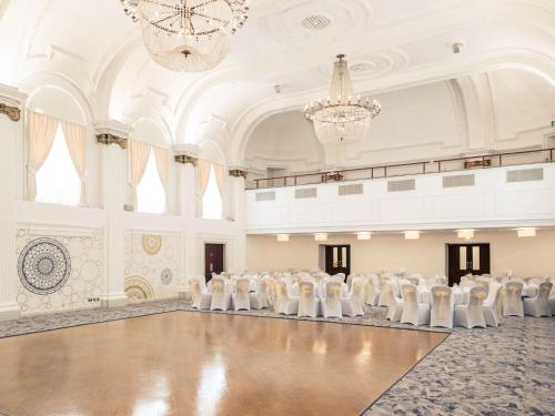 Αίθουσα συνεδριάσεων / δεξιώσεων