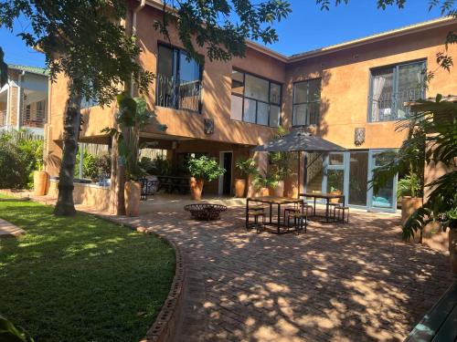 A szálláshely kívülről, Tabokana House near Victoria Falls repülőtér A szálláshely kívülről, Tabokana House near Victoria Falls repülőtér