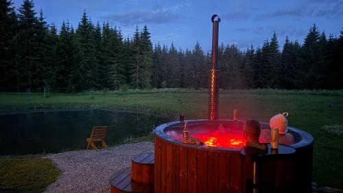 Hot tub, Puhkemaja metsa sees in Saula Hot tub, Puhkemaja metsa sees in Saula
