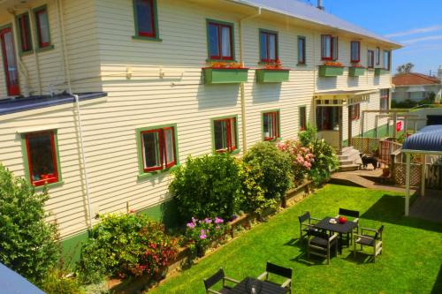 Hotellet från utsidan, Ducks & Drakes Boutique Motel & Backpackers in New Plymouth Hotellet från utsidan, Ducks & Drakes Boutique Motel & Backpackers in New Plymouth