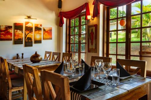 Restaurante, Mbuni Granja de Avestruz in San Bernardino Restaurante, Mbuni Granja de Avestruz in San Bernardino