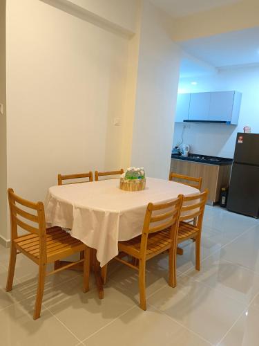 Sri Indah Pool Condostay in Sepilok Sri Indah Pool Condostay in Sepilok