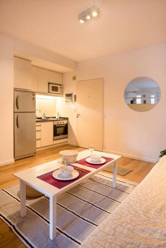 Warm, quiet & inviting retreat - Steps from Palermo in Colegiales Warm, quiet & inviting retreat - Steps from Palermo in Colegiales