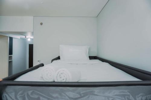 Cozy Studio (No Kitchen) at Transpark Bintaro Apartment By Travelio