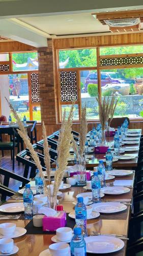 Comida y bebida, Dumani Nagar Hotel & Resort in Hunza Comida y bebida, Dumani Nagar Hotel & Resort in Hunza
