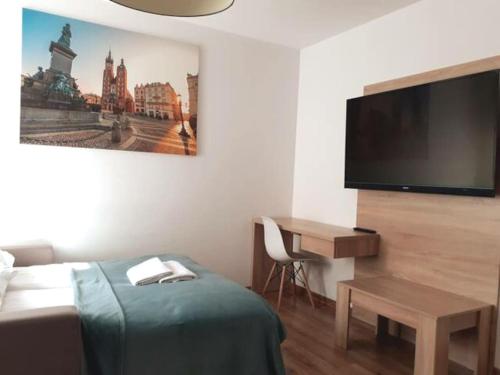 Old Town Apartments - B22