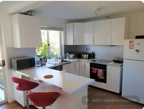 Dana-Private Room in 3-Bedroom Apartment 2 in Turner Dana-Private Room in 3-Bedroom Apartment 2 in Turner