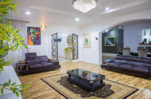 SPACIOUS AND LUXURY 4BEDROOM Duplex in Lekki SPACIOUS AND LUXURY 4BEDROOM Duplex in Lekki