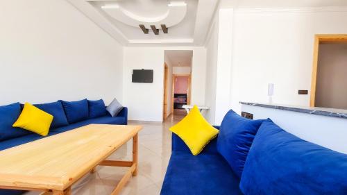 Enjoy Your Vacation Here, 1 min to The Beach, Only for families !! in 말틸 Enjoy Your Vacation Here, 1 min to The Beach, Only for families !! in 말틸