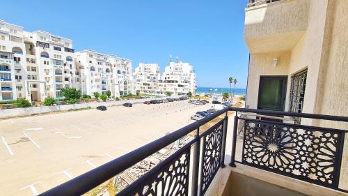 Enjoy Your Vacation Here, 1 min to The Beach, Only for families !! in 말틸 Enjoy Your Vacation Here, 1 min to The Beach, Only for families !! in 말틸