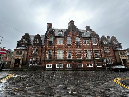 The Drummond Duplex Residence