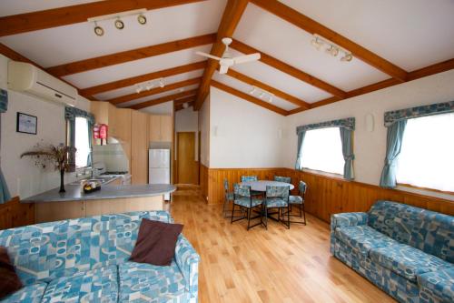 Crystal Brook Tourist Park Hotel in Doncaster Crystal Brook Tourist Park Hotel in Doncaster