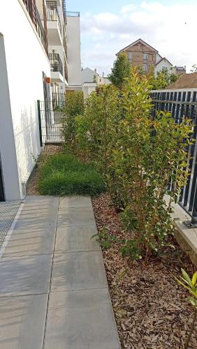 花園, Studio cosy situé à Bois Colombes (Studio cosy situe a Bois Colombes) in 布瓦科隆布 花園, Studio cosy situé à Bois Colombes (Studio cosy situe a Bois Colombes) in 布瓦科隆布