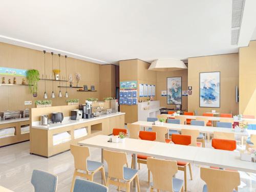 Holiday Inn Express Zhangye By IHG in Zhangye Holiday Inn Express Zhangye By IHG in Zhangye