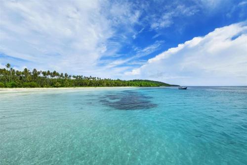 D'Season Premiere Hotel near Bandengan Beach D'Season Premiere Hotel near Bandengan Beach