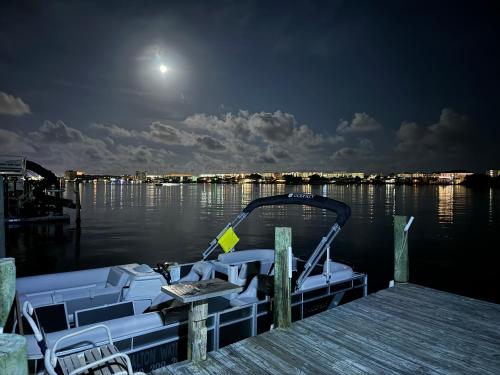 碼頭海灣度假酒店 (Marina Bay Resort) in 佛羅里達州沃爾頓堡灘(FL) 碼頭海灣度假酒店 (Marina Bay Resort) in 佛羅里達州沃爾頓堡灘(FL)