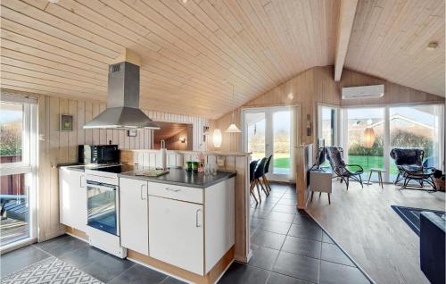 Kitchen, Nice Home In Tarm With Kitchen in Hemmet Kitchen, Nice Home In Tarm With Kitchen in Hemmet
