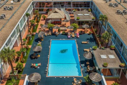 El Tropicano Riverwalk