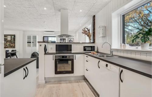 cuina, 3 Bedroom Amazing Home In Storvorde in Egense cuina, 3 Bedroom Amazing Home In Storvorde in Egense