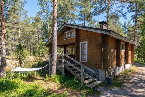 Pinetree Cottages Cozy log cabin in Pori Pinetree Cottages Cozy log cabin in Pori