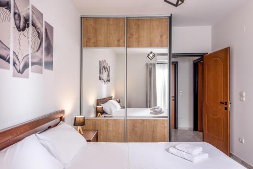 Astrinos PentHouse Central Old Town NETFLIX & Balcony