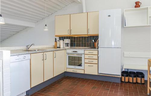 Kitchen, 2 Bedroom Nice Apartment In Allinge in Slotslyngvej Kitchen, 2 Bedroom Nice Apartment In Allinge in Slotslyngvej