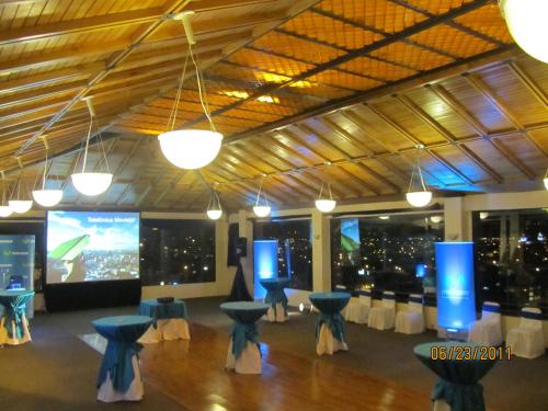 Banquet hall, Hotel Zeus in Riobamba Banquet hall, Hotel Zeus in Riobamba