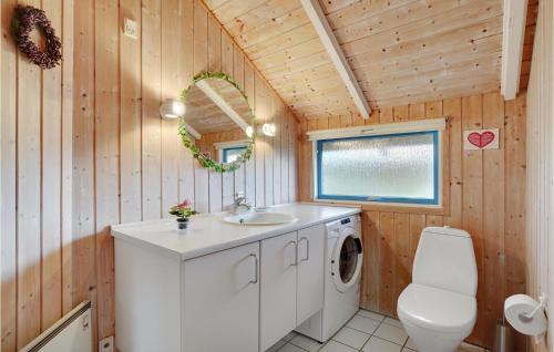 Bathroom, Holiday Home Hvide Sande 41 in Hvide Sande Bathroom, Holiday Home Hvide Sande 41 in Hvide Sande