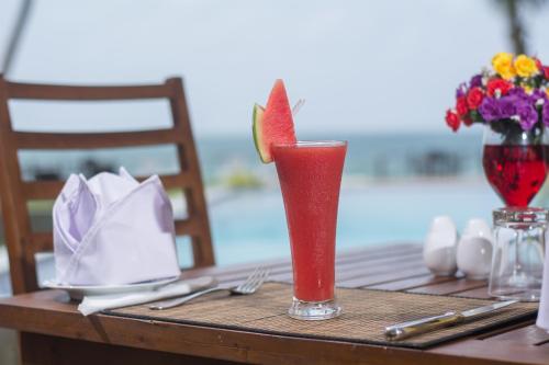 Food and beverages, Sapphire Seas Beachfront Hotel in Hikkaduwa Food and beverages, Sapphire Seas Beachfront Hotel in Hikkaduwa