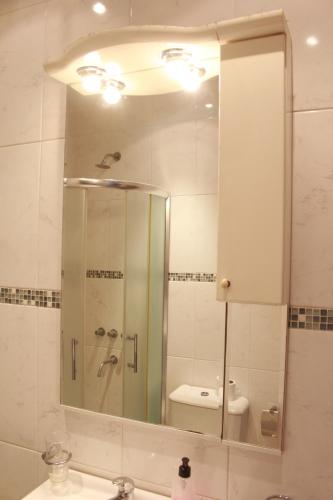 Bathroom, Casa muy comoda y luminosa in Near Center Bathroom, Casa muy comoda y luminosa in Near Center