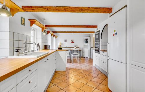 Konyha, Amazing Home In Haderslev With Kitchen in Arosund Konyha, Amazing Home In Haderslev With Kitchen in Arosund