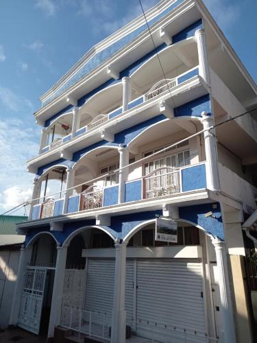 Vue de Vallee in Port Louis Vue de Vallee in Port Louis