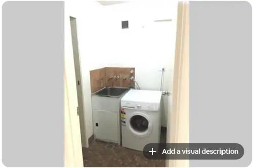 Dana-Private Room in 3-Bedroom Apartment-1 in Turner Dana-Private Room in 3-Bedroom Apartment-1 in Turner