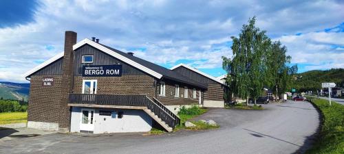 Bergo Rom in โตสโตเลน Bergo Rom in โตสโตเลน