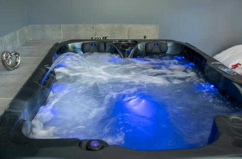 Love Room - La Parenthèse (Love Room - La Parenthese) in Gignac Love Room - La Parenthèse (Love Room - La Parenthese) in Gignac