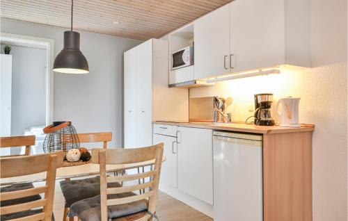 Kitchen, 2 Bedroom Beautiful Apartment In Hvide Sande in Hvide Sande Kitchen, 2 Bedroom Beautiful Apartment In Hvide Sande in Hvide Sande