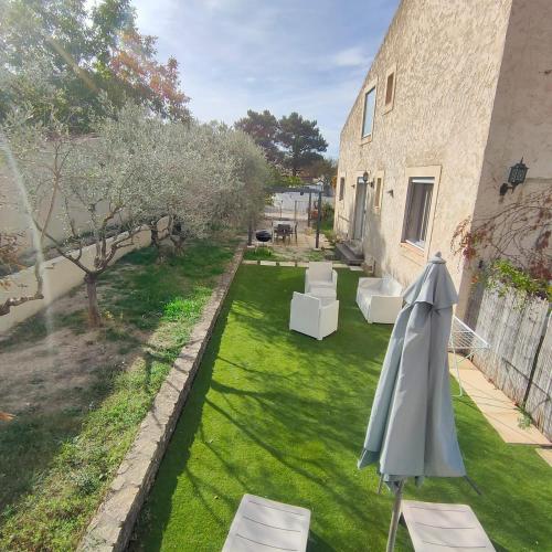 Сад, Gîte 5 personnes , Luberon, Provence (Gite 5 personnes , Luberon, Provence) in Pertuis Сад, Gîte 5 personnes , Luberon, Provence (Gite 5 personnes , Luberon, Provence) in Pertuis