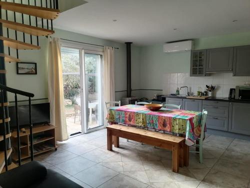 Зручності, Gîte 5 personnes , Luberon, Provence (Gite 5 personnes , Luberon, Provence) in Pertuis Зручності, Gîte 5 personnes , Luberon, Provence (Gite 5 personnes , Luberon, Provence) in Pertuis