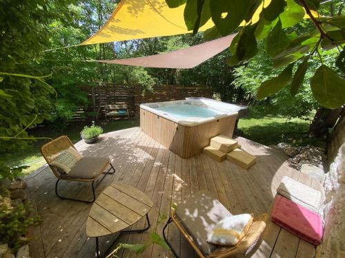 花園, Maison d’hôtes les Méans (Maison d’hotes les Means) in 梅奧蘭斯熱維勒 花園, Maison d’hôtes les Méans (Maison d’hotes les Means) in 梅奧蘭斯熱維勒